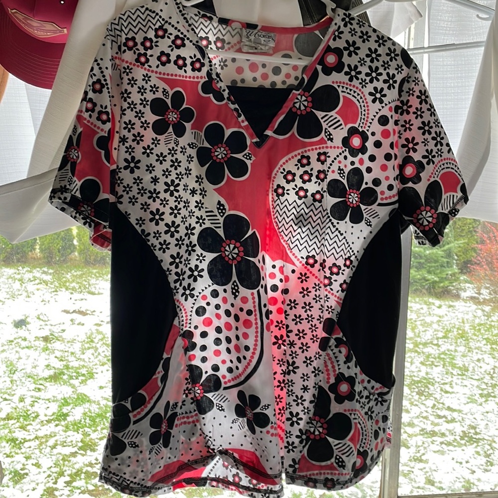 Women’s XL scrub top